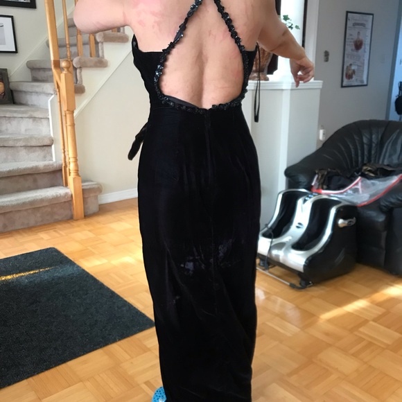 WOMANS NIGHT DRESS. SIZE MEDIUM - Picture 4 of 8